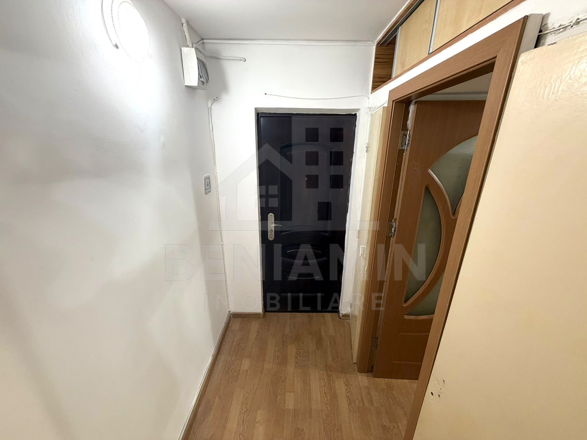 Apartament 2 camere etaj 1 cu teava de gaze 41mp Craiovita — fotografia 6