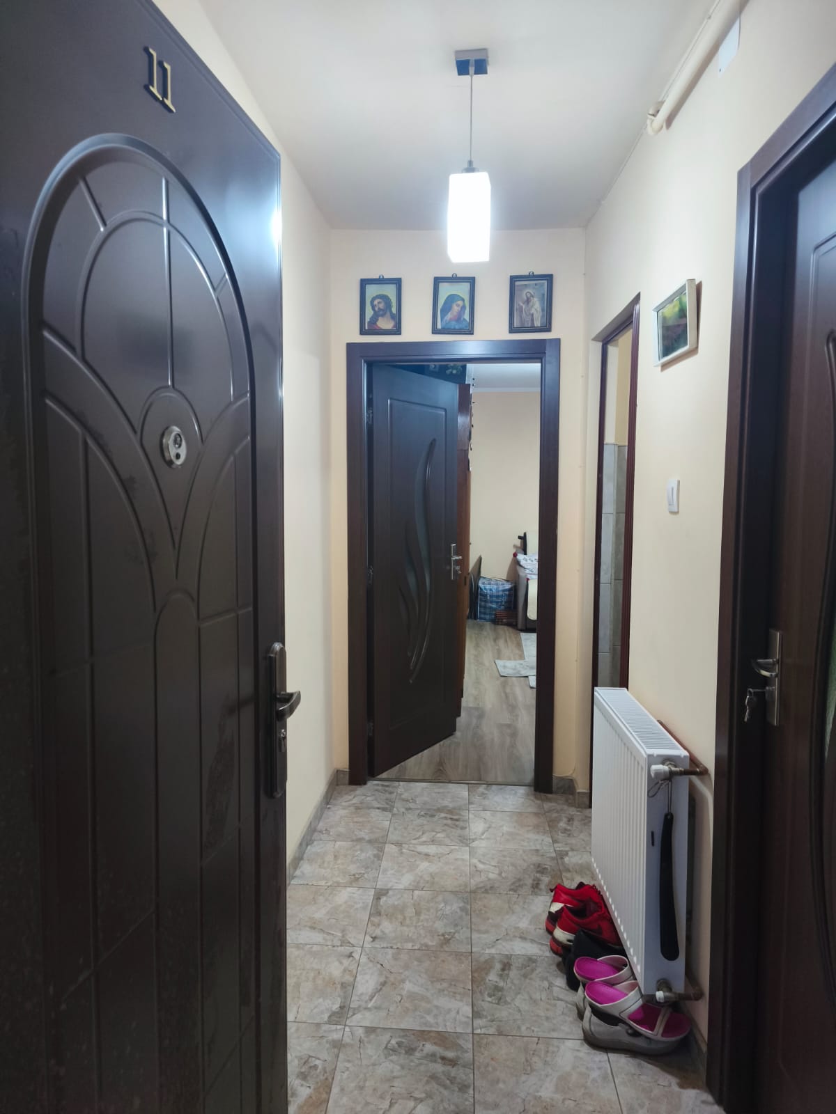 Vand apartament cu 1 camera,strada Stefan Cel Mare,zona Caparol,etajul 3 din 3.
