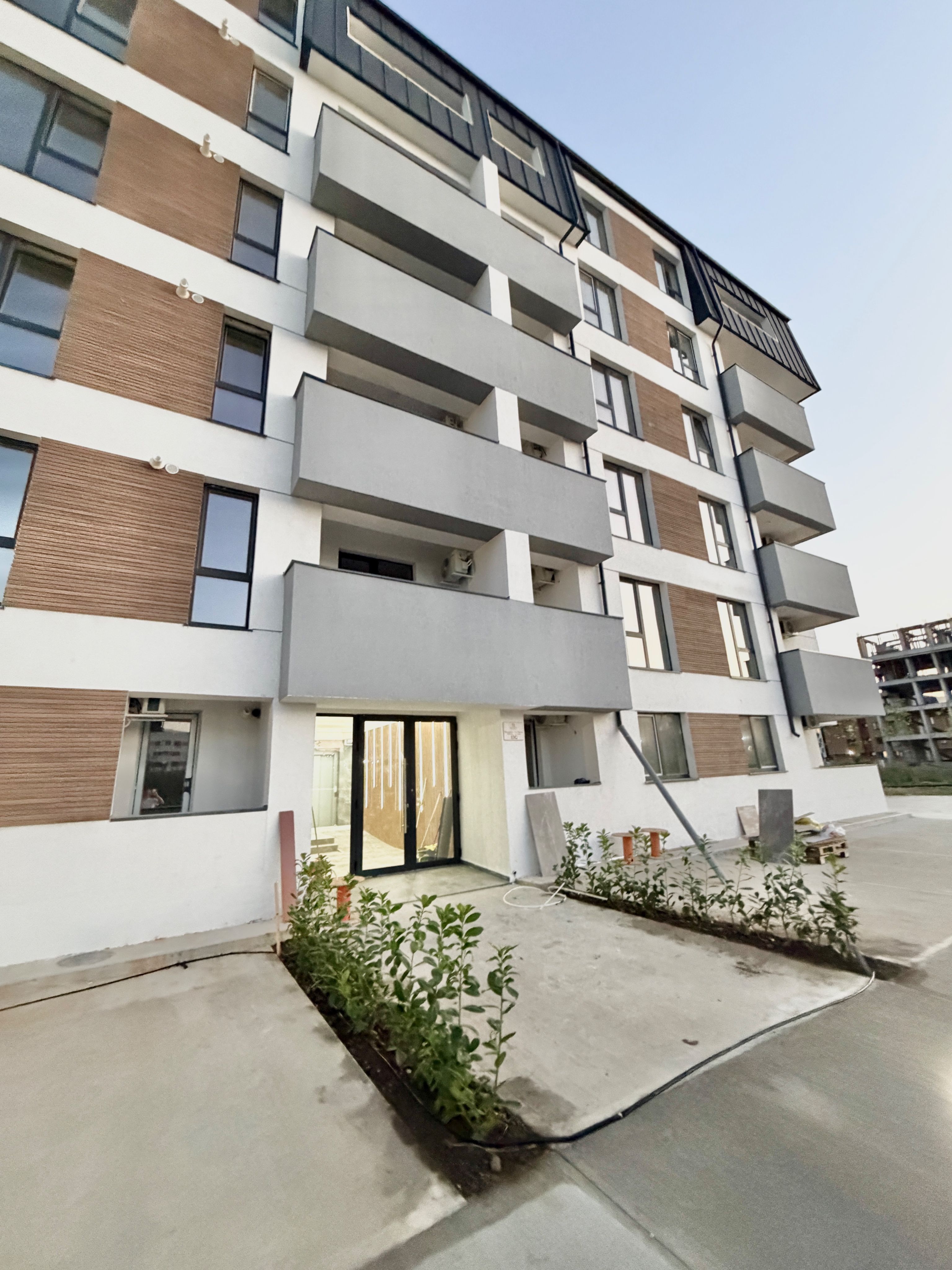 Ap. 2 camere decomandat - finisaje premium / panouri solare — fotografia 10