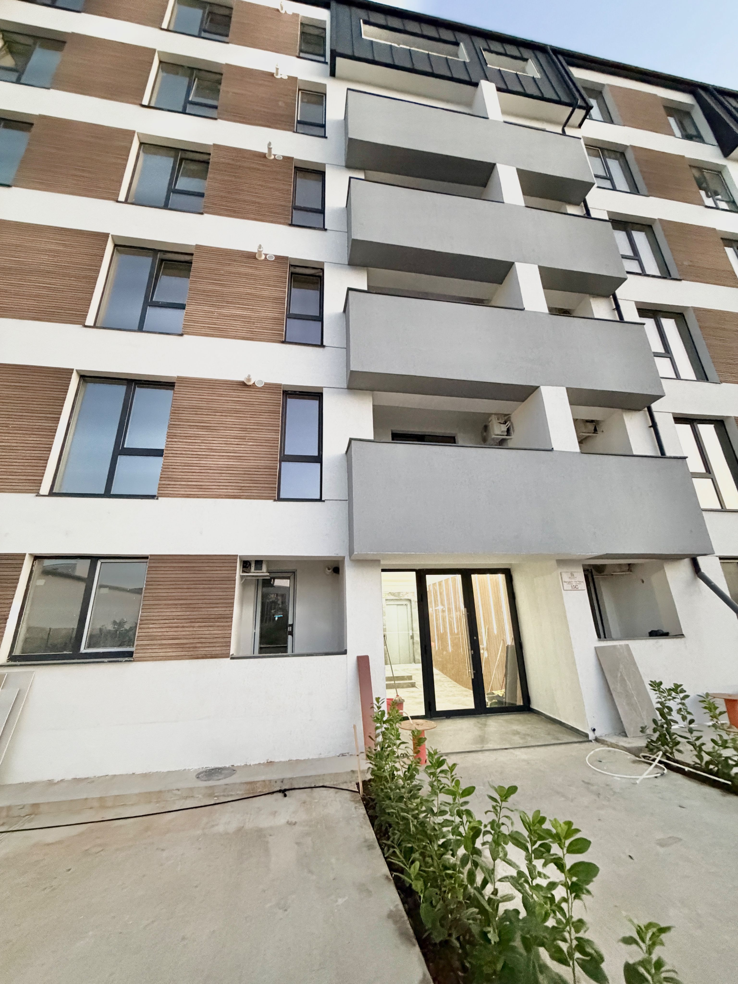 Ap. 2 camere decomandat - finisaje premium / panouri solare — fotografia 11