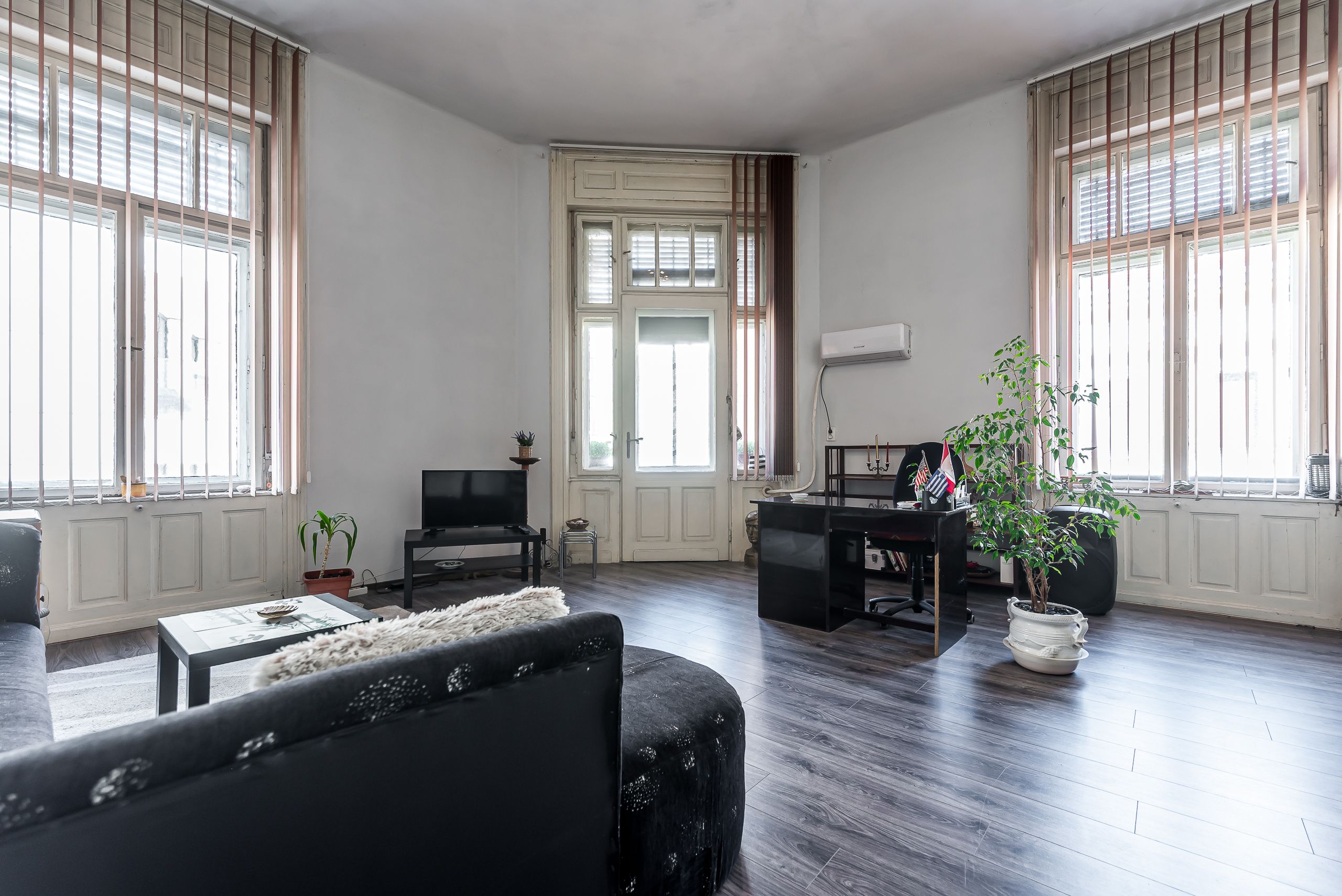 Apartament cu 2 camere în Palatul Bohuș - 0% COMISION — fotografia 3