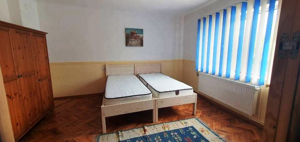 Casa cu suprafata de 140mp si teren 542mp,centrul localitatii Cristian — fotografia 4