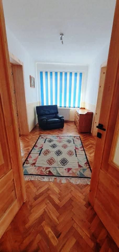 Casa cu suprafata de 140mp si teren 542mp,centrul localitatii Cristian — fotografia 5