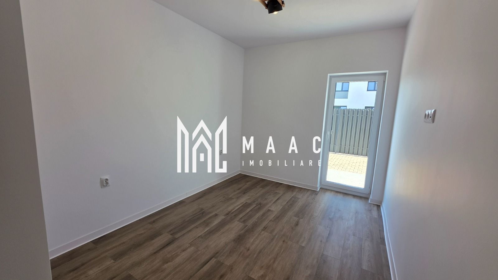 Apartament 2 camere de vânzare Selimbar | Central | curte 90 mp, parcare — fotografia 7