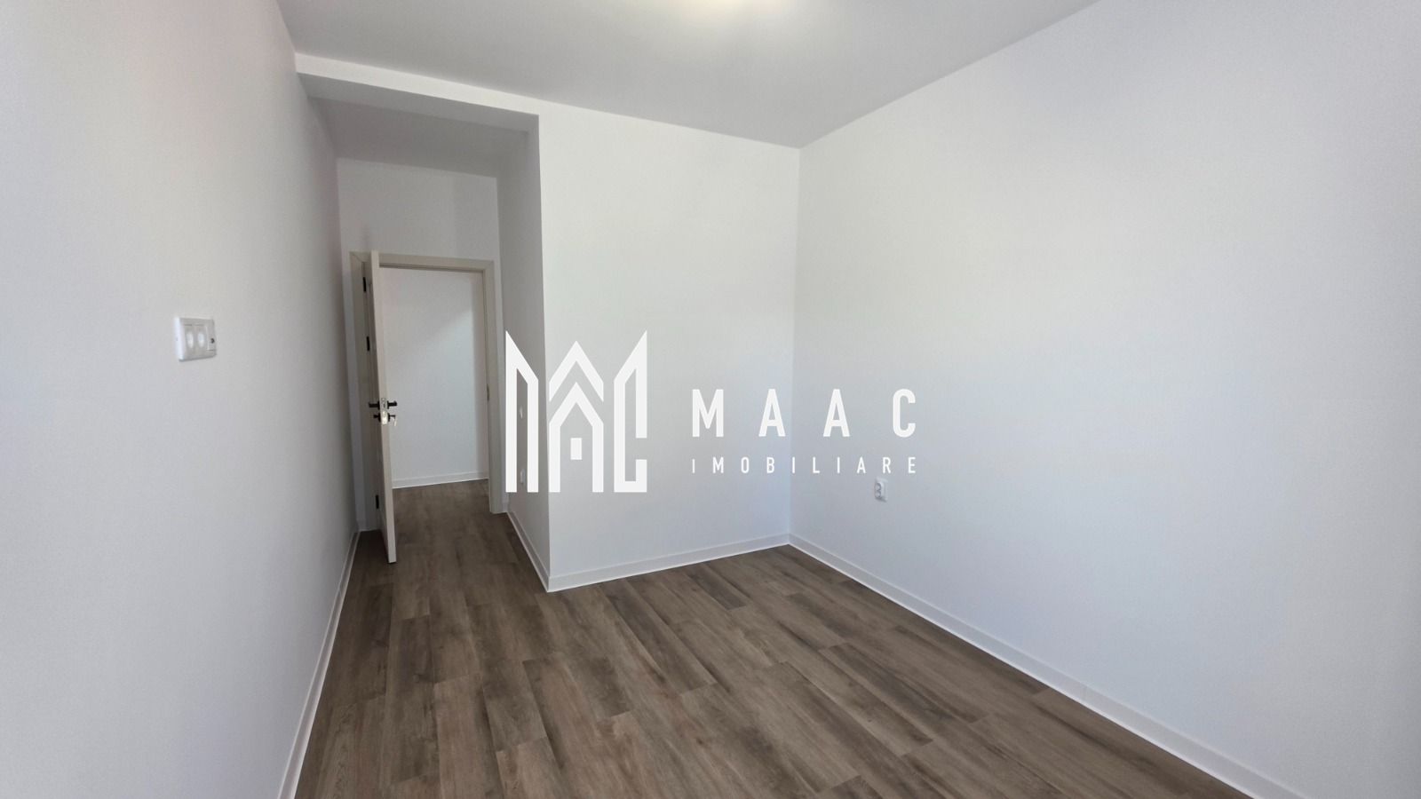 Apartament 2 camere de vânzare Selimbar | Central | curte 90 mp, parcare — fotografia 8