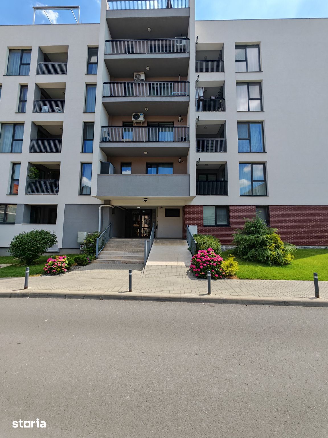 Apartament cu balcon 59mp, lift și garaj în Buna Ziua — fotografia 19