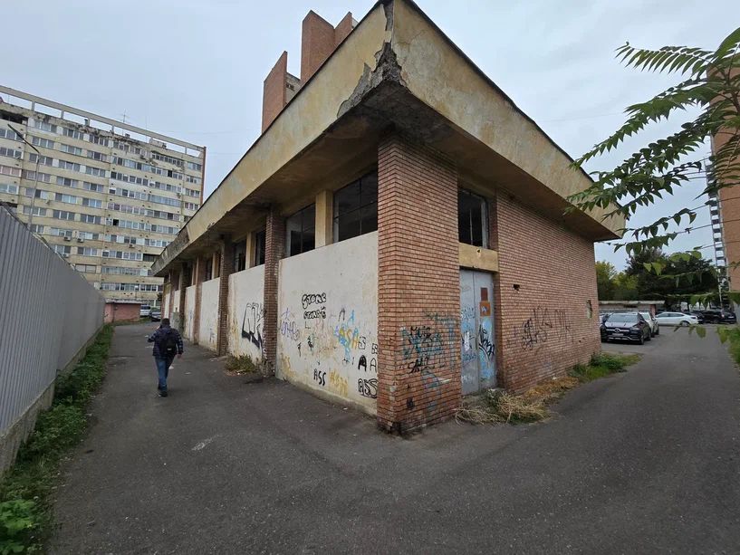 Hală strada Libertătii,274 mp utili