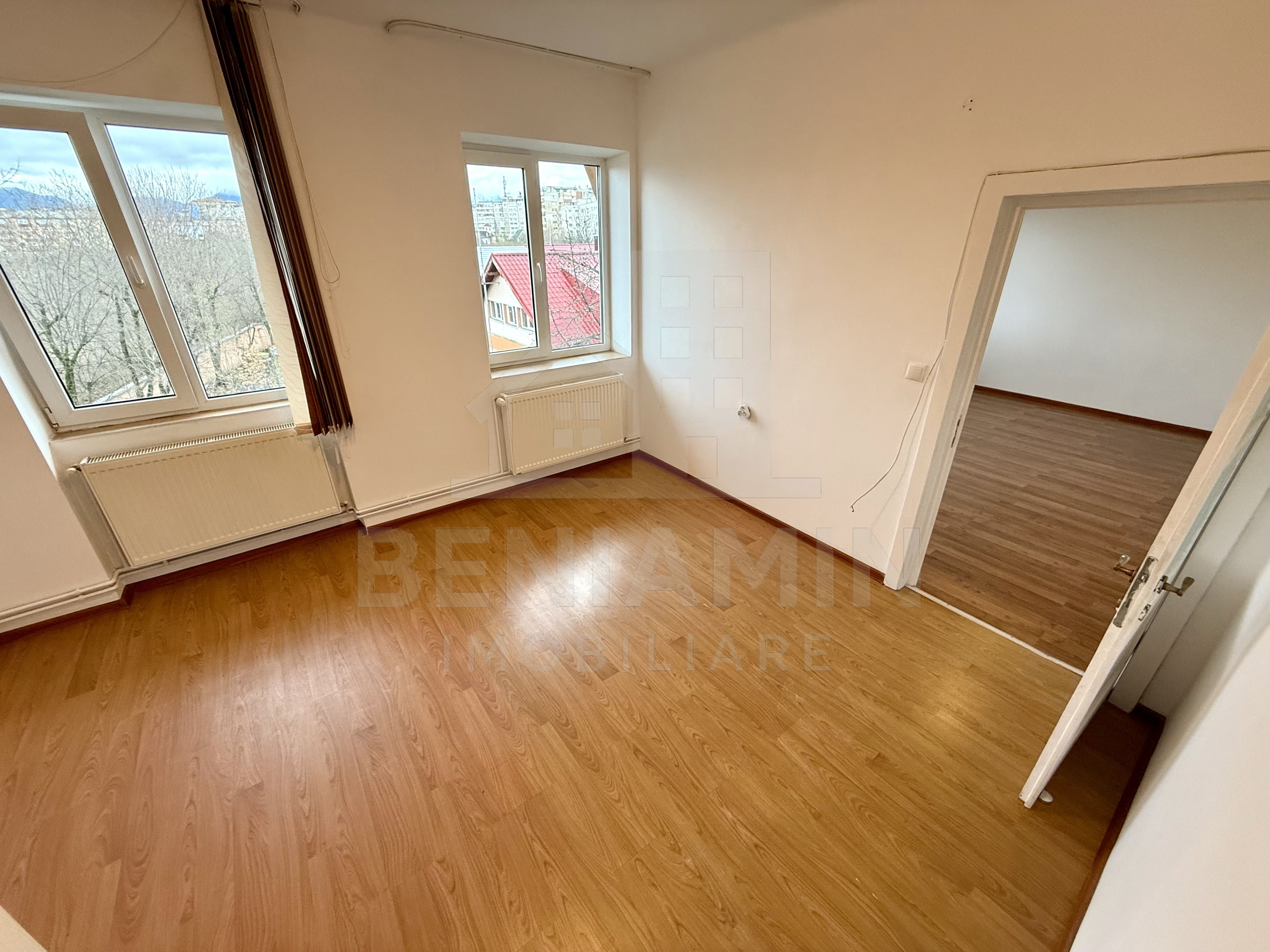 2 camere - 55mp - etaj 3 - centrala proprie - parcare - Central — fotografia 4