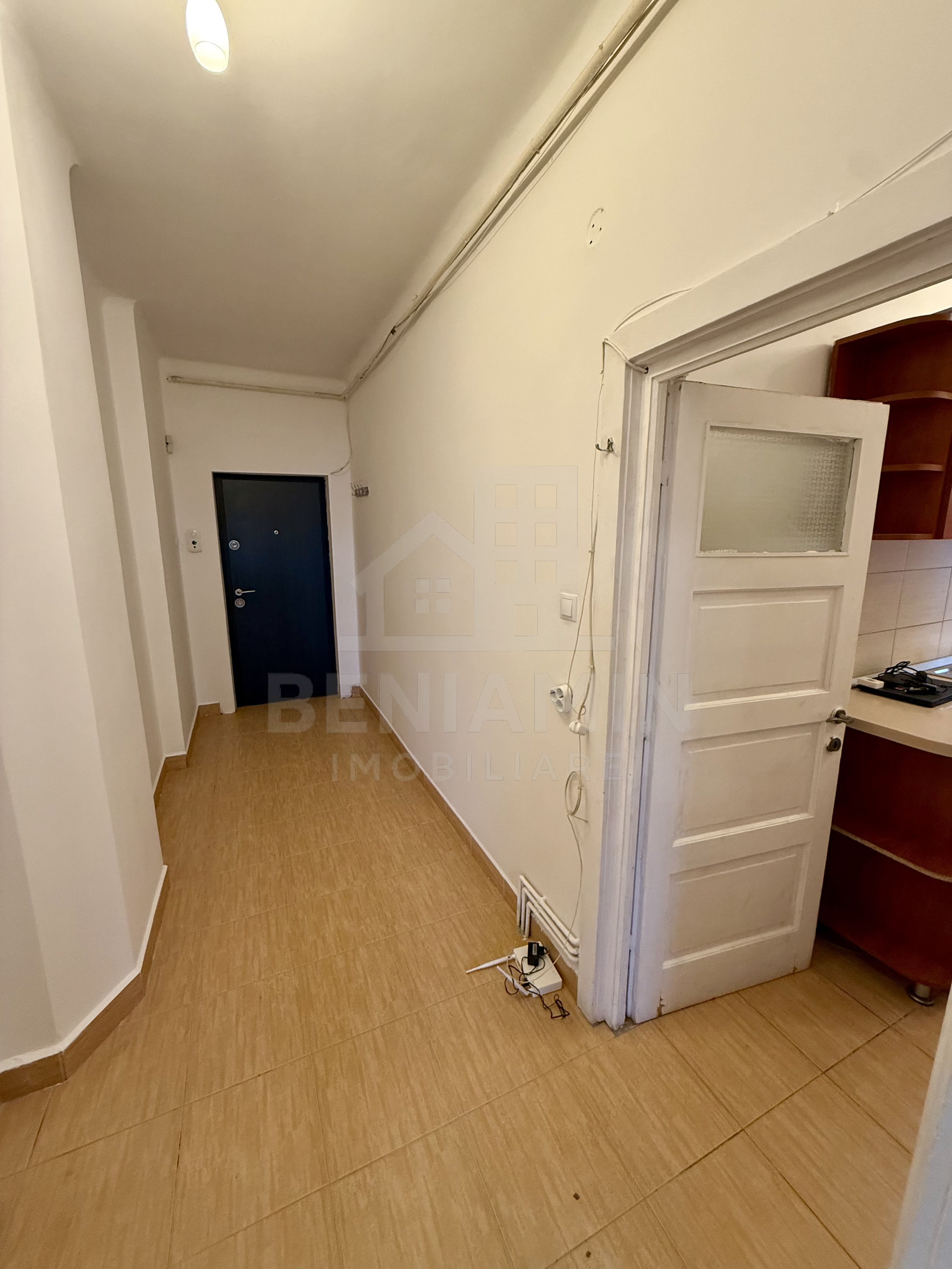 2 camere - 55mp - etaj 3 - centrala proprie - parcare - Central — fotografia 7
