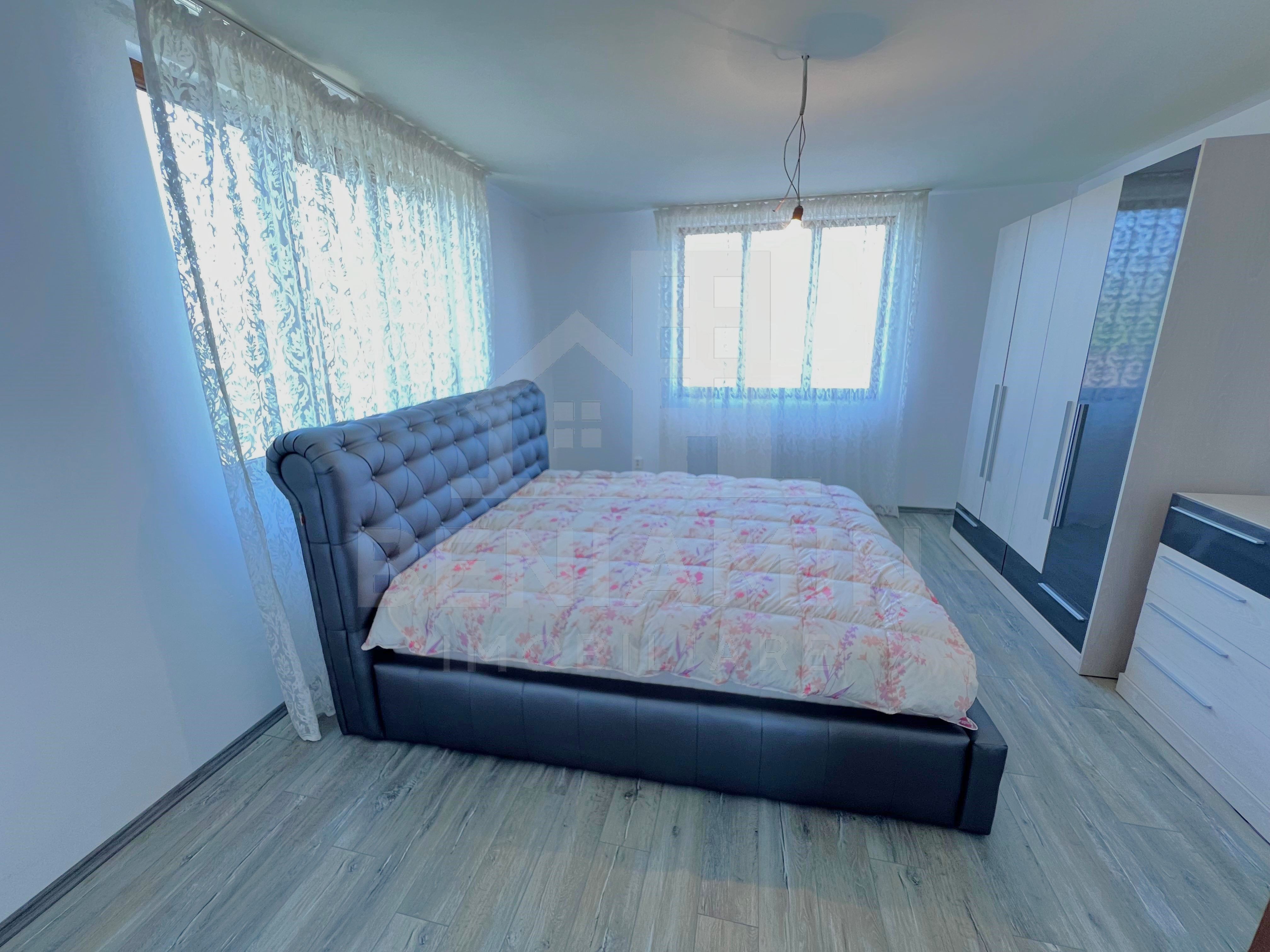 Casa 5 Dormitoare 2 bucatarii 3 bai Living-Toate utilitatile-Popoveni — fotografia 3