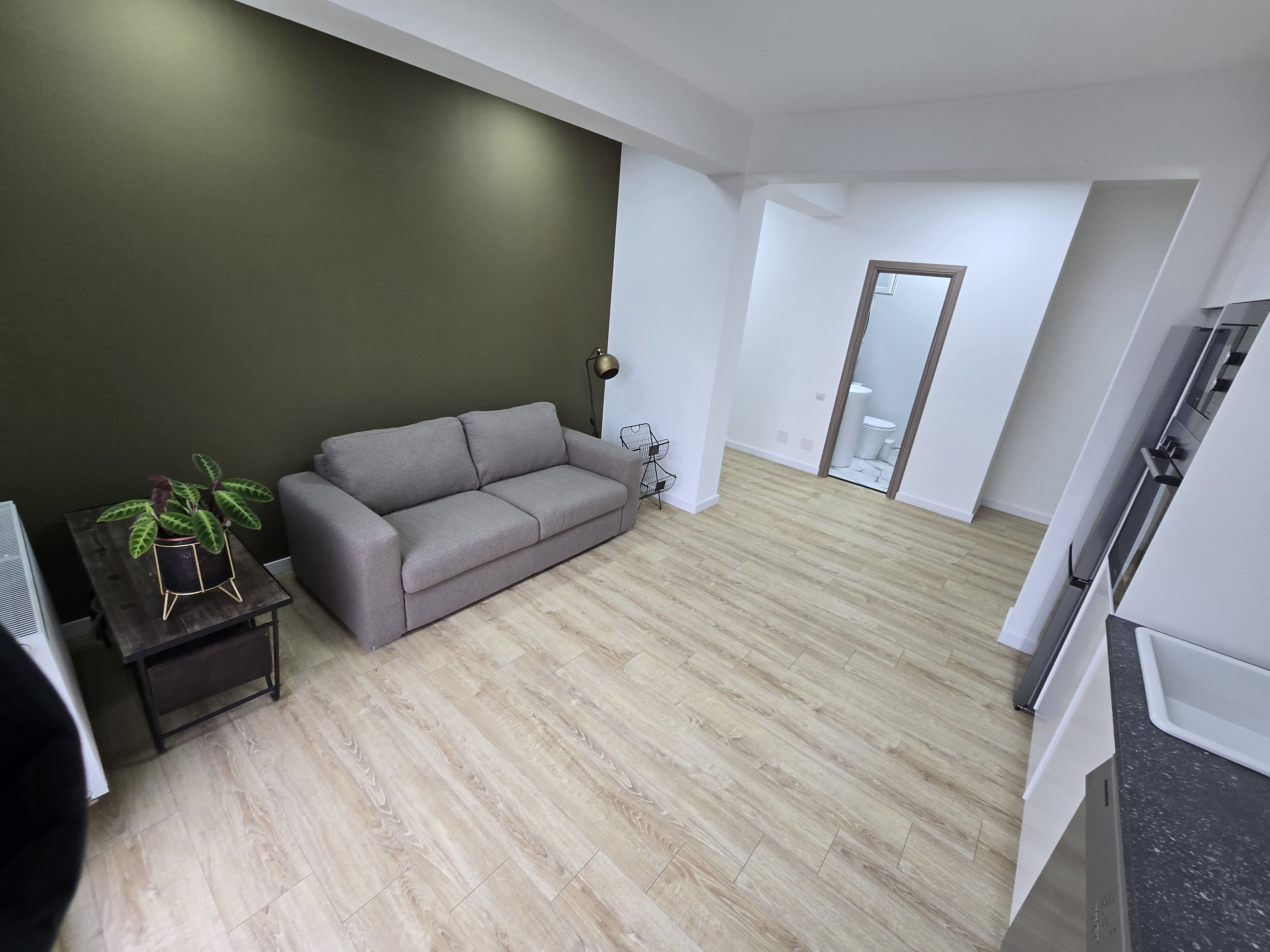 Apartament 3 camere,2 terase,2 băi,95mp,zona Centrală — fotografia 5