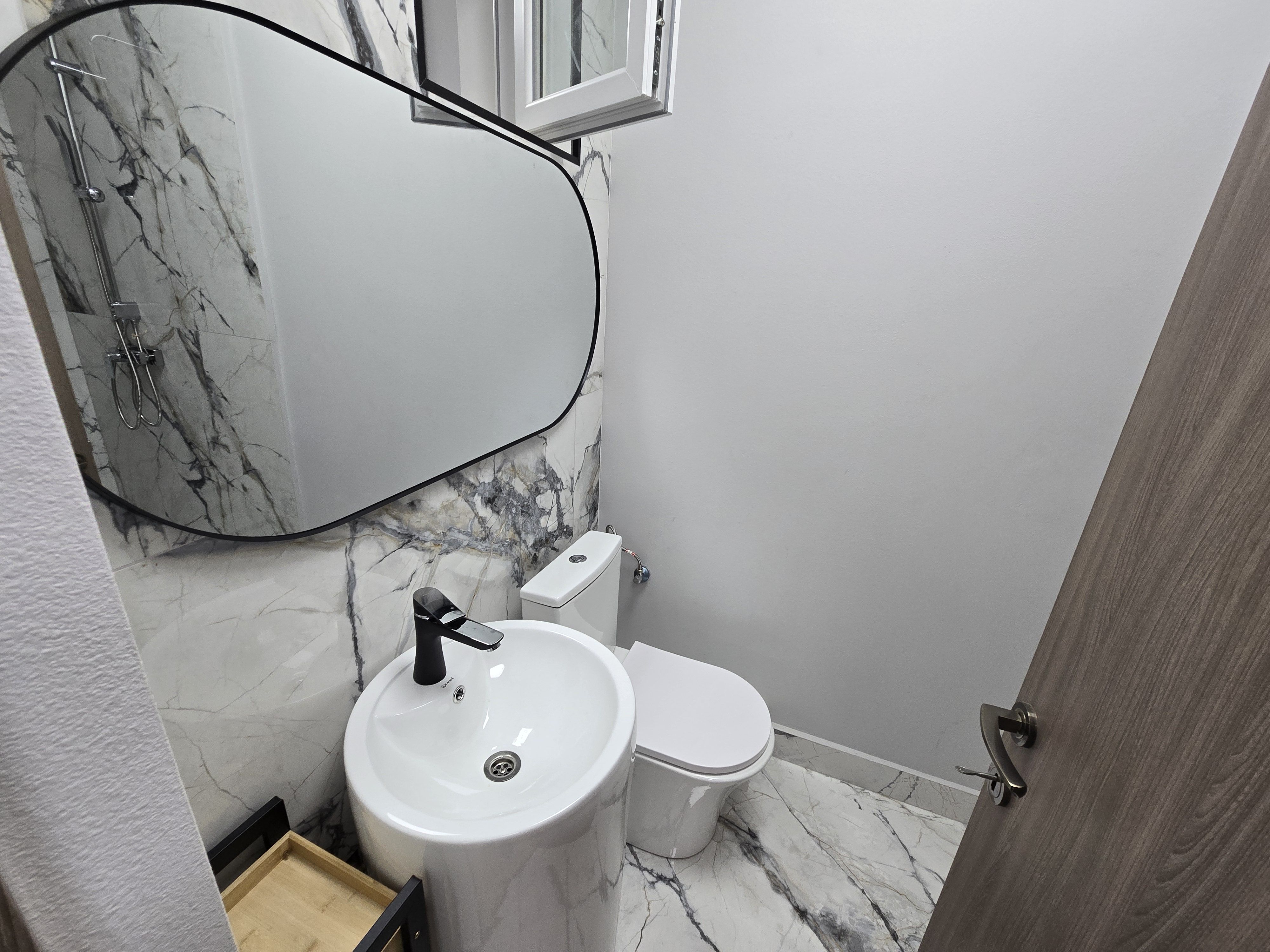 Apartament 3 camere,2 terase,2 băi,95mp,zona Centrală — fotografia 7