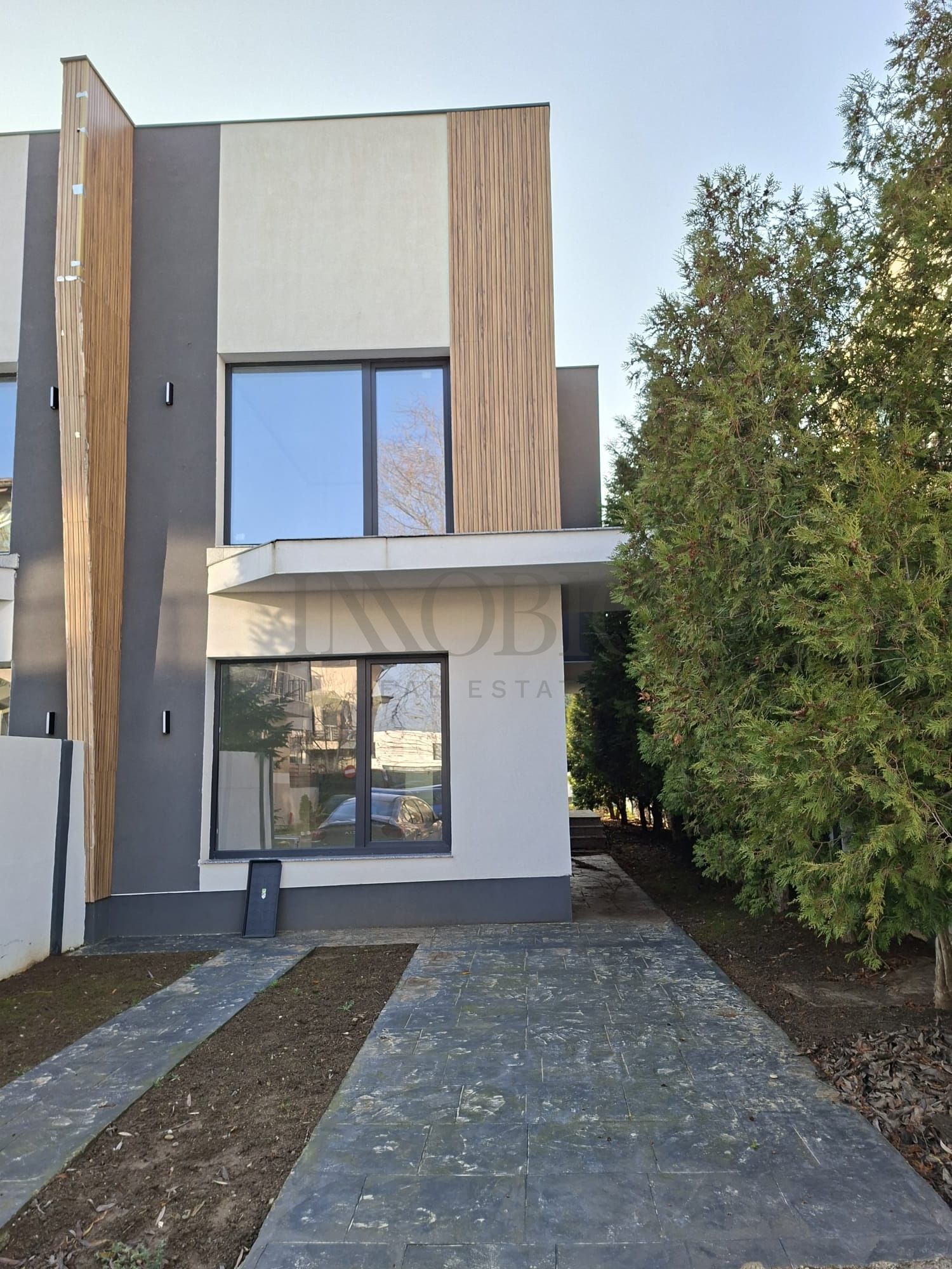 Vilă Modernă în Corbeanca – Ostratu | Rezidență Privată — fotografia 2