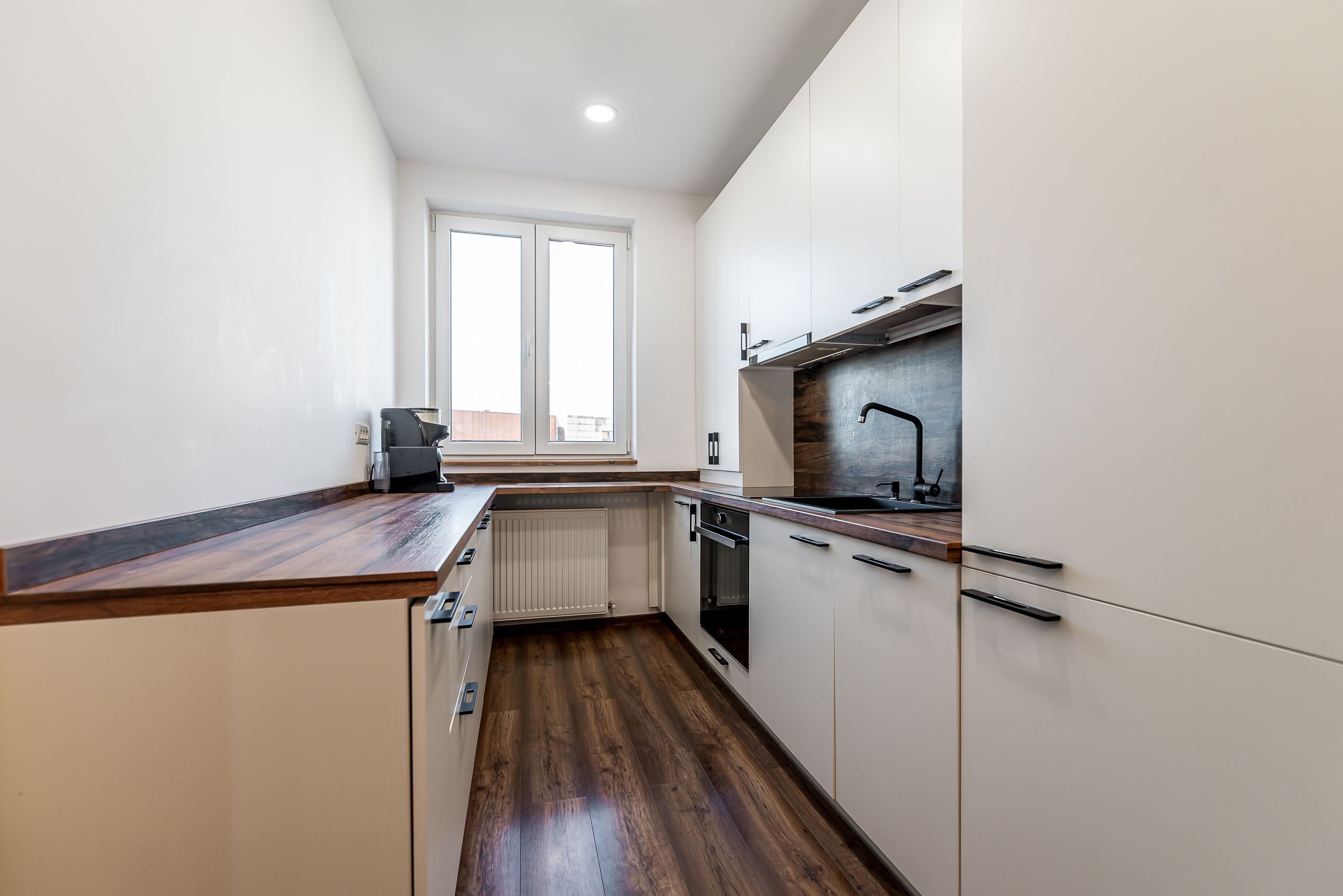 La câtiva pași de mal | 2 camere, 52 mp utili, bloc nou cu lift — fotografia 5