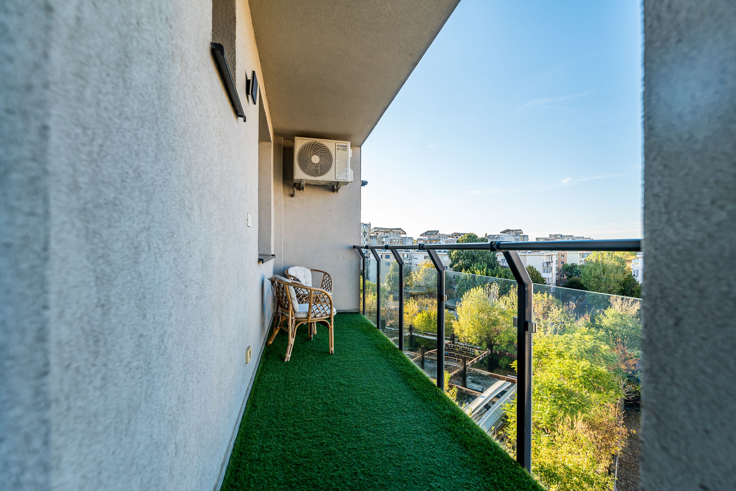 La câtiva pași de mal | 2 camere, 52 mp utili, bloc nou cu lift — fotografia 6