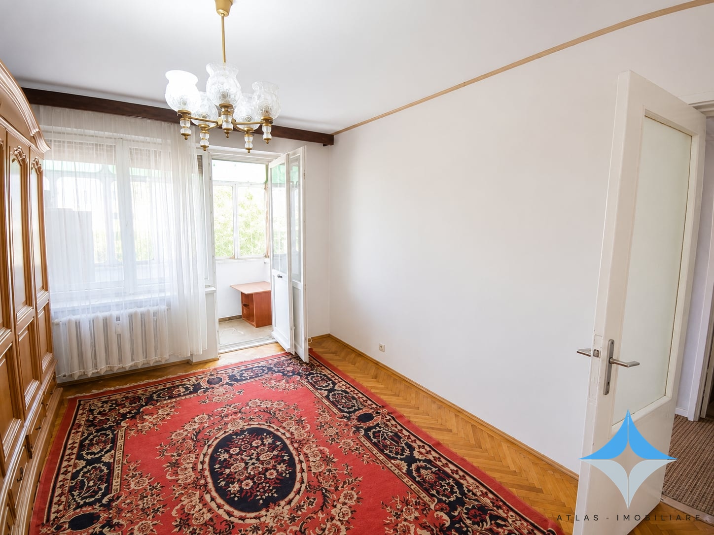 Apartament 2 camere decomandat de vânzare în George Enescu – etaj 3, bloc cu lif — fotografia 2