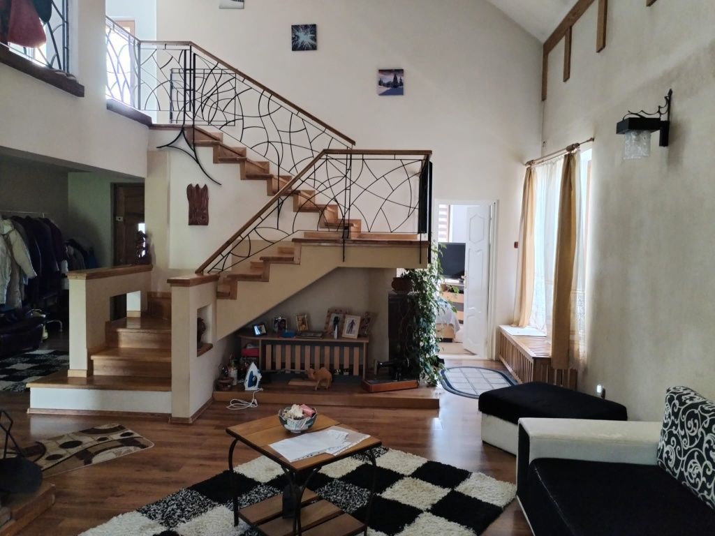 Persoană fizică vănd casă cu etaj strada.Moara de Vănt — fotografia 3