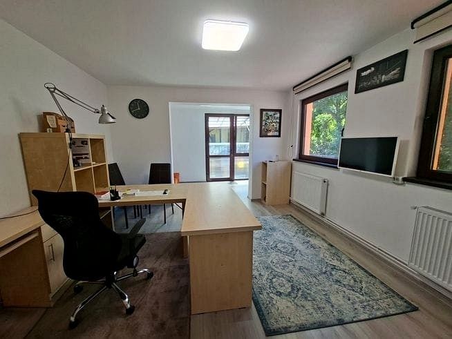 Proprietate cu 3 camere in centrul orasului pentru birouri sau locuit — fotografia 3