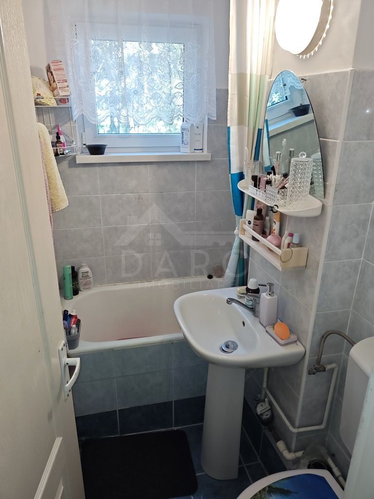 Se vinde apartament cu 2 camere str. Violetelor tg -mures — fotografia 4