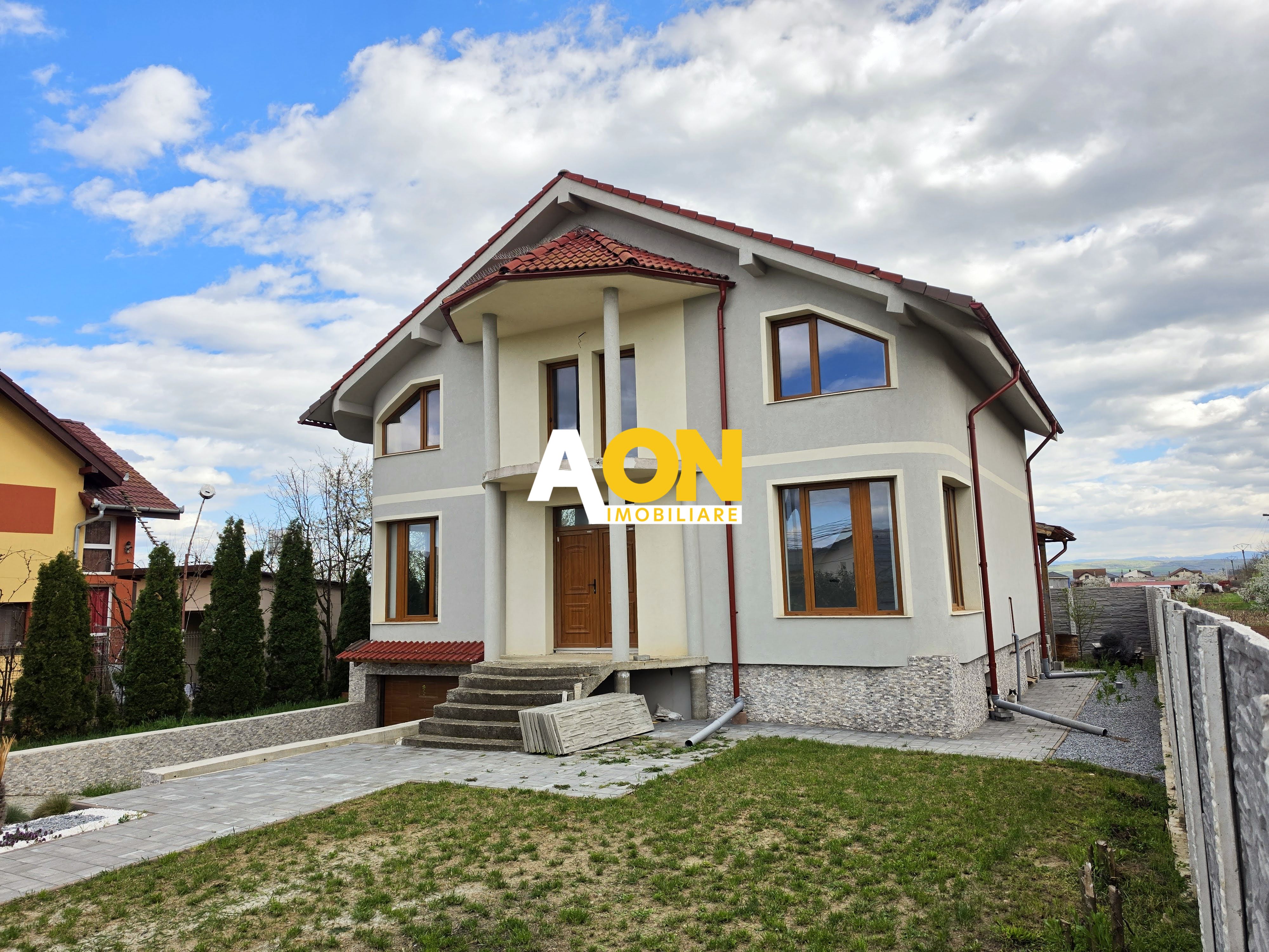 Casa semifinisata, 5 camere, 571 mp teren, Micesti