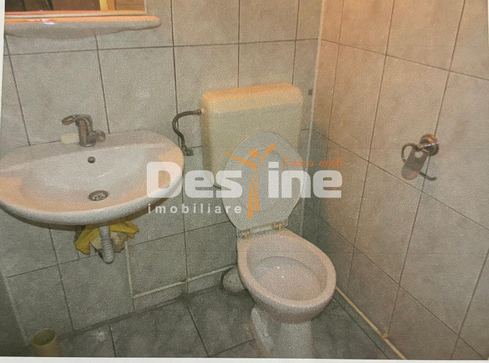 Apartament 3 camere cu loc de parcare inclus situat pe Calea Bucuresti — fotografia 8
