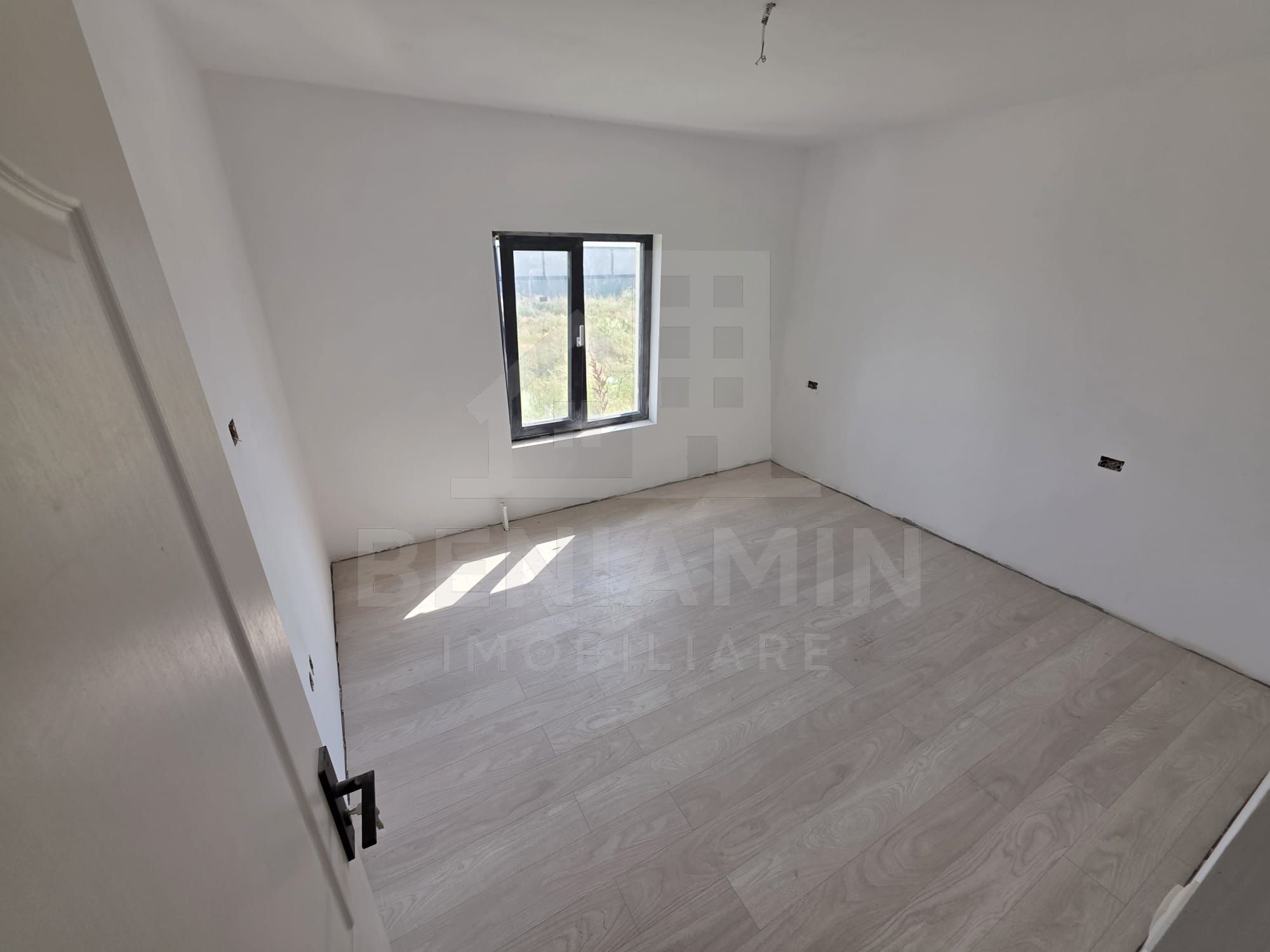 Casa 3 dormitoare-2 bai-Living si bucatarie-Damila-Selgros — fotografia 4