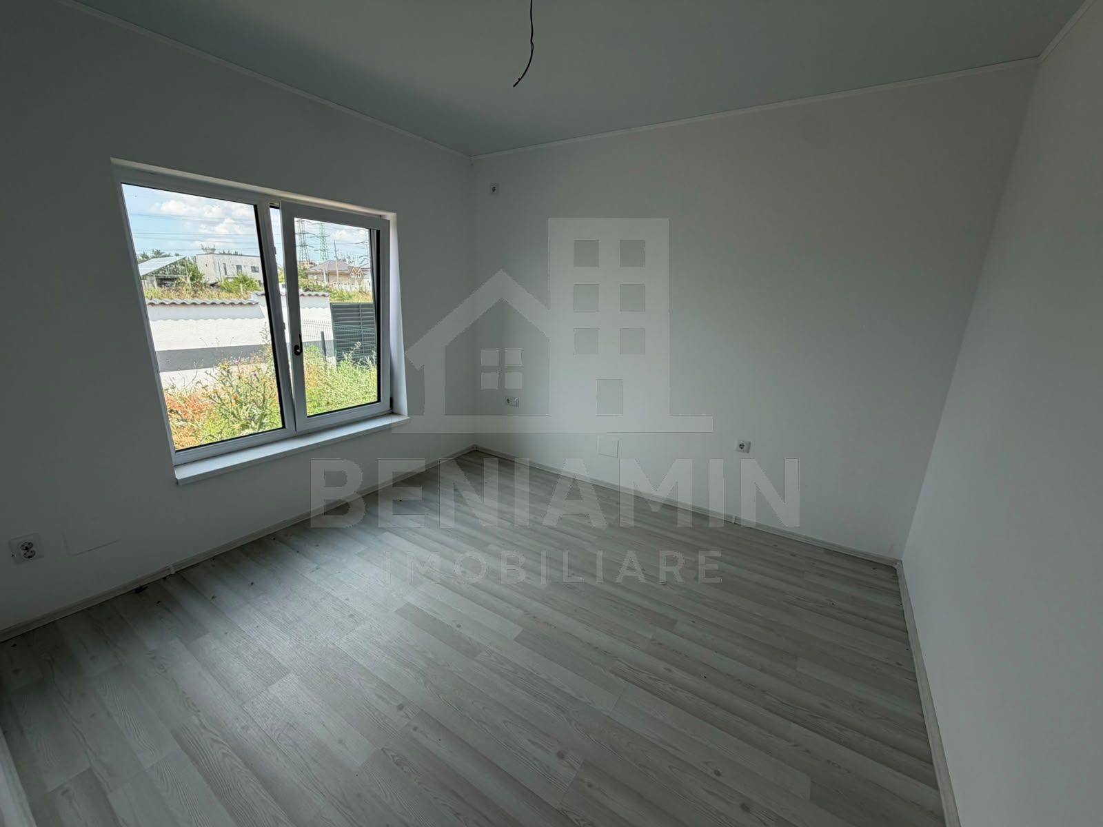 Casa-3 Dormitore-3 bai-Teren 300mp-Damila str Ficusului-La cheie — fotografia 10