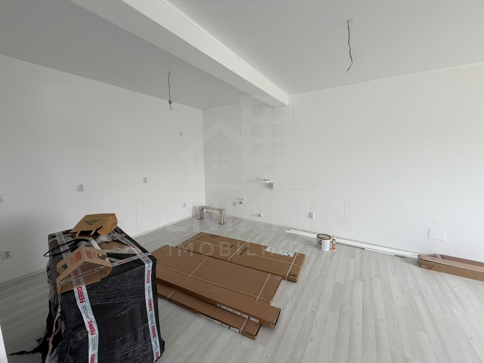 Casa-3 Dormitore-3 bai-Teren 300mp-Damila str Ficusului-La cheie — fotografia 5