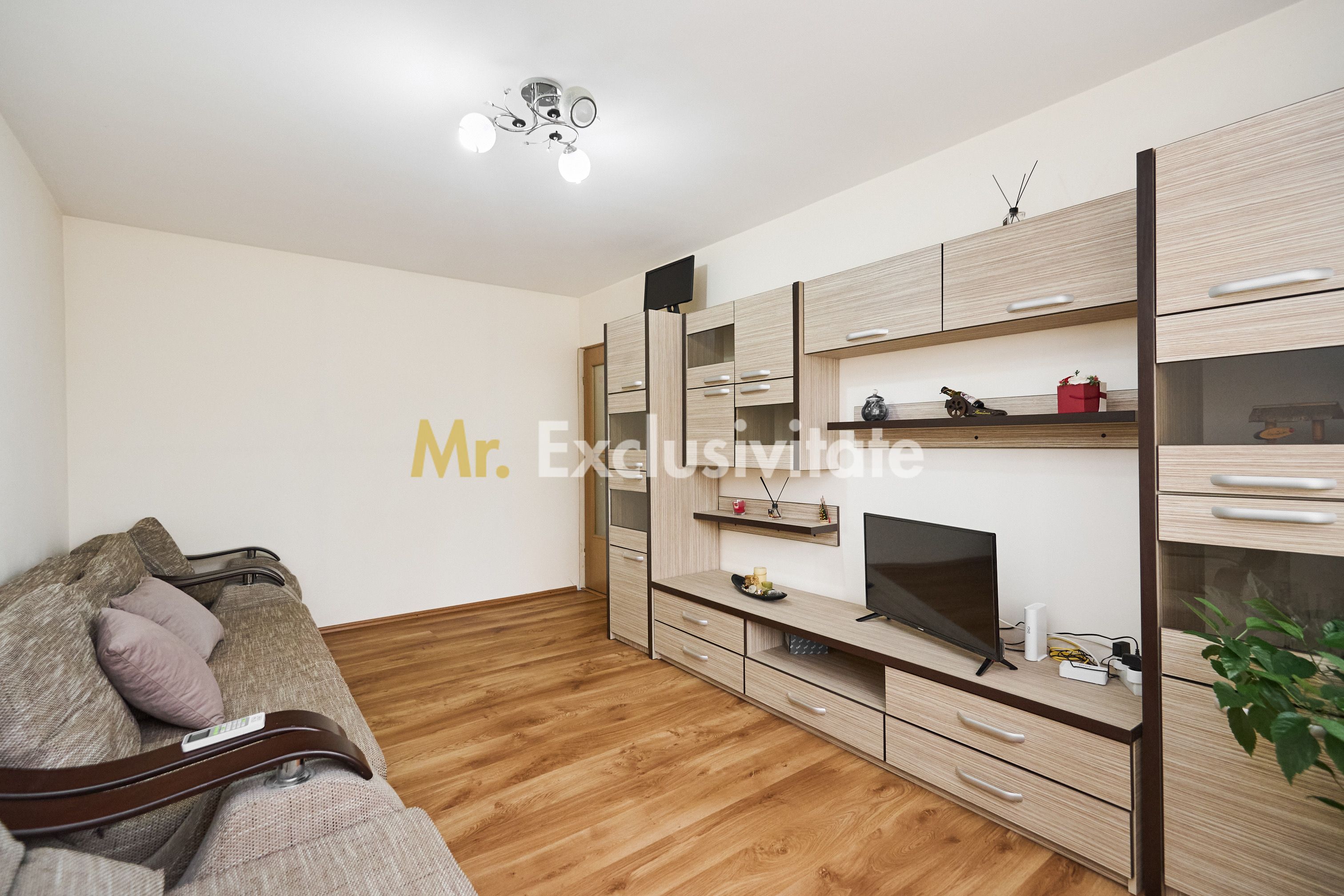Apartament Mioveni , etajul 2 , decomandat ! — fotografia 4