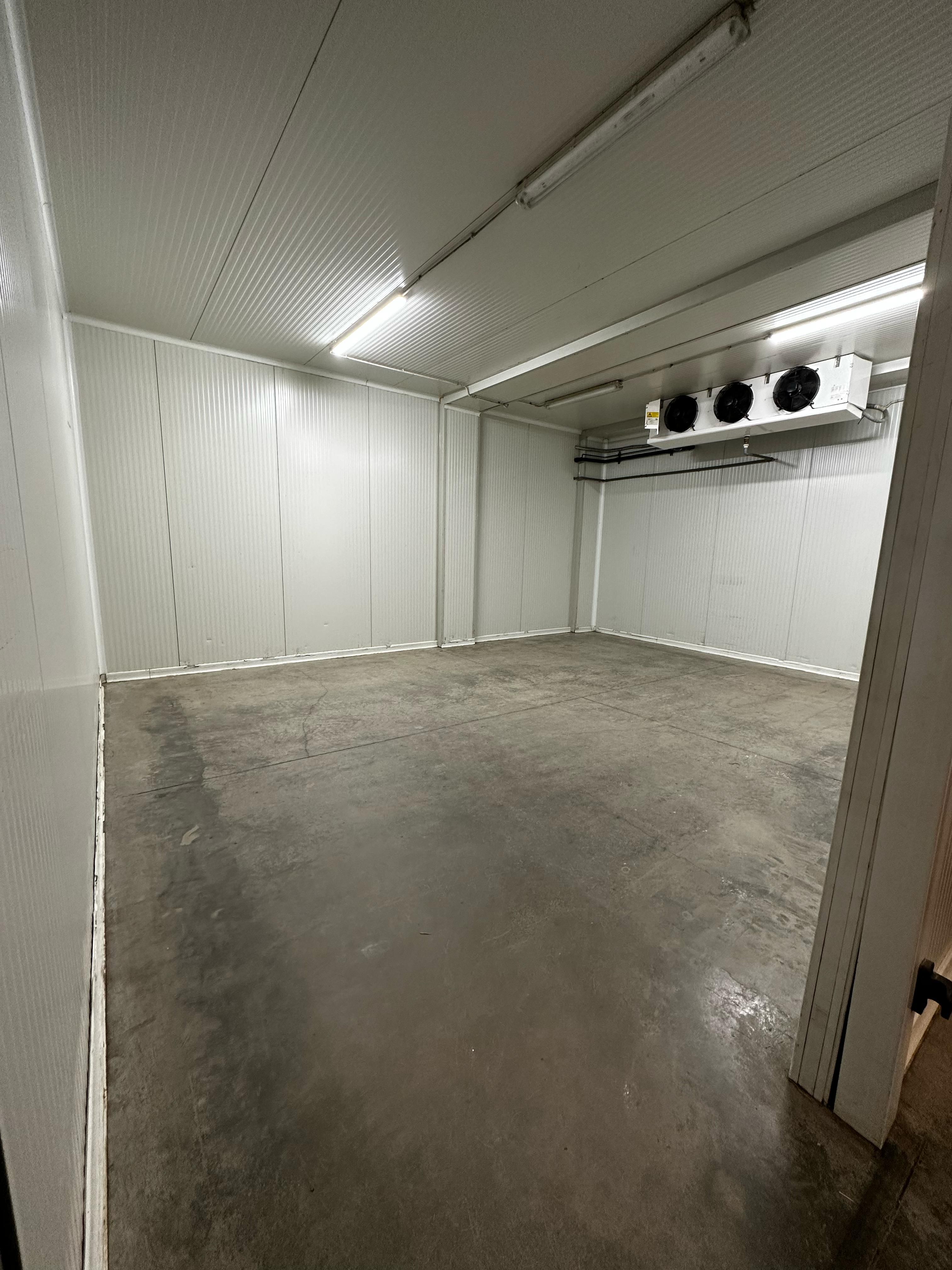 Complex industrial și logistic – aprox. 1.520 mp – spații frigorifice, — fotografia 9
