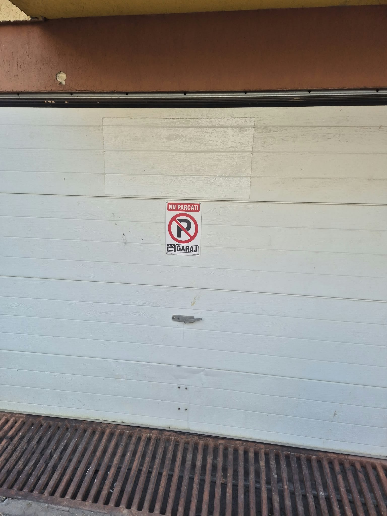 Garaj de închiriat – zona Tudor Arghezi 400 Lei — fotografia 3