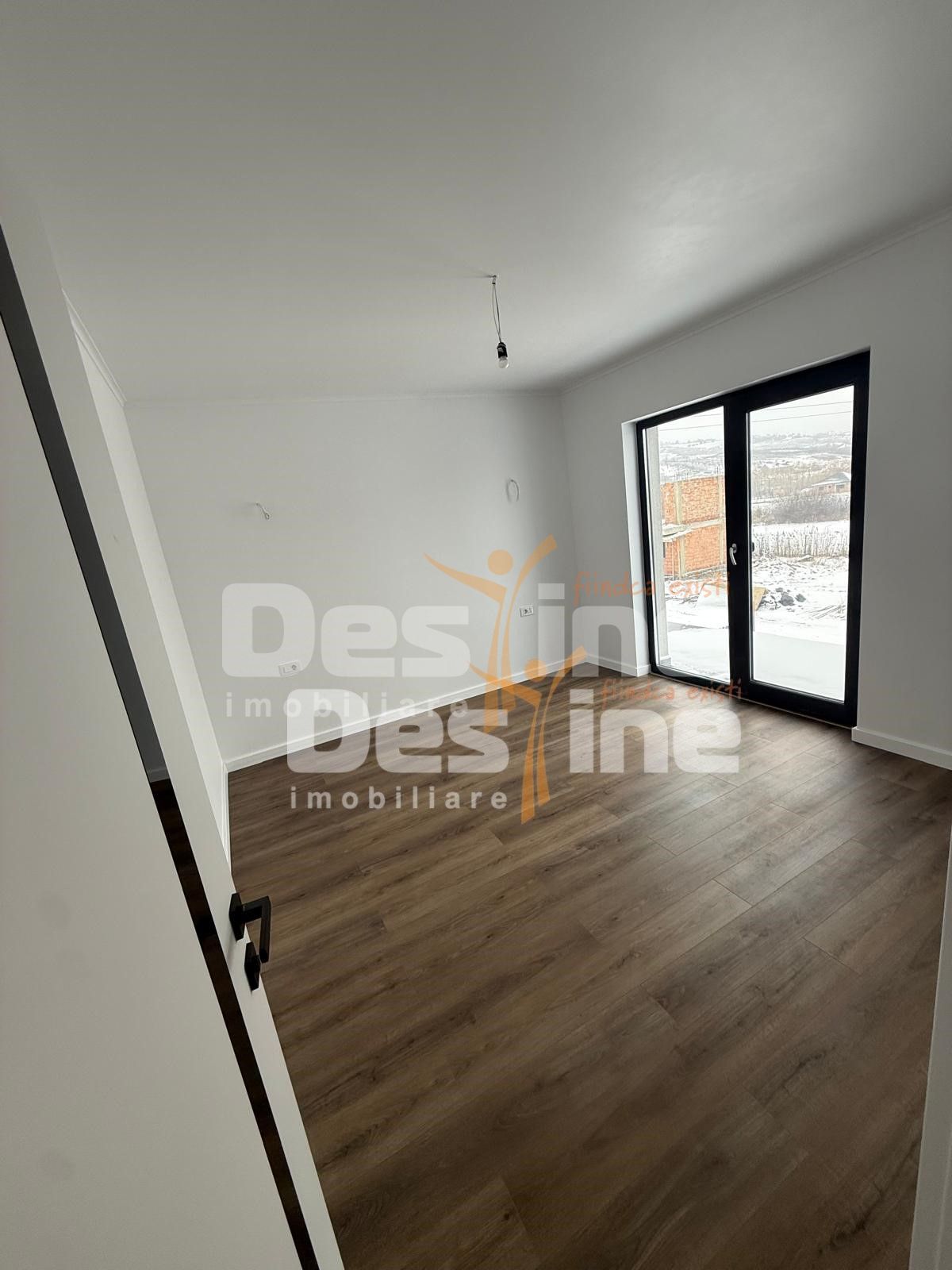 Casa cu etaj, 4 camere 170.000 euro, Comision 0% — fotografia 10