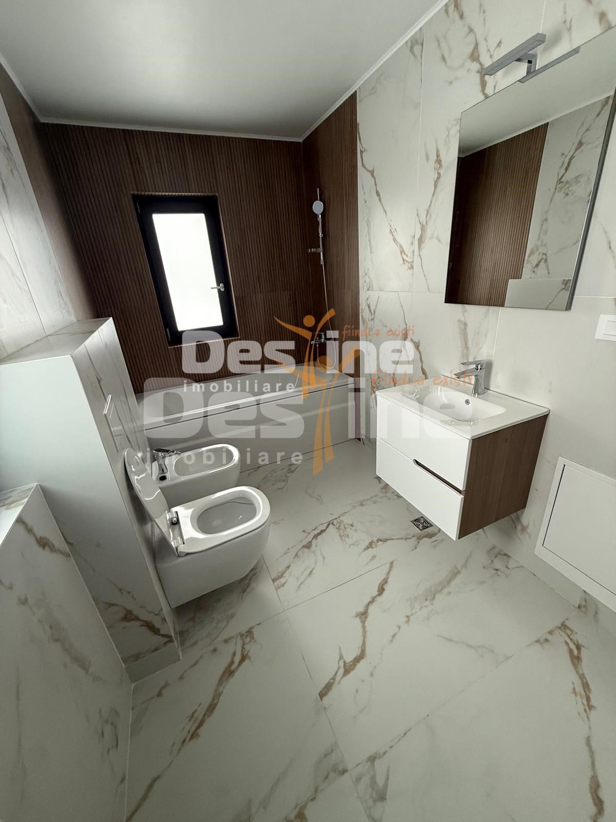 Casa cu etaj, 4 camere 170.000 euro, Comision 0% — fotografia 12