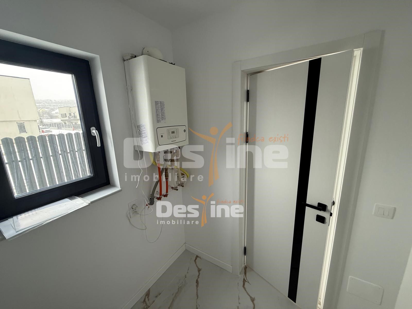 Casa cu etaj, 4 camere 170.000 euro, Comision 0% — fotografia 4