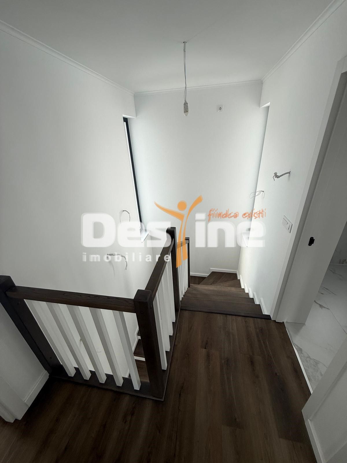 Casa cu etaj, 4 camere 170.000 euro, Comision 0% — fotografia 8