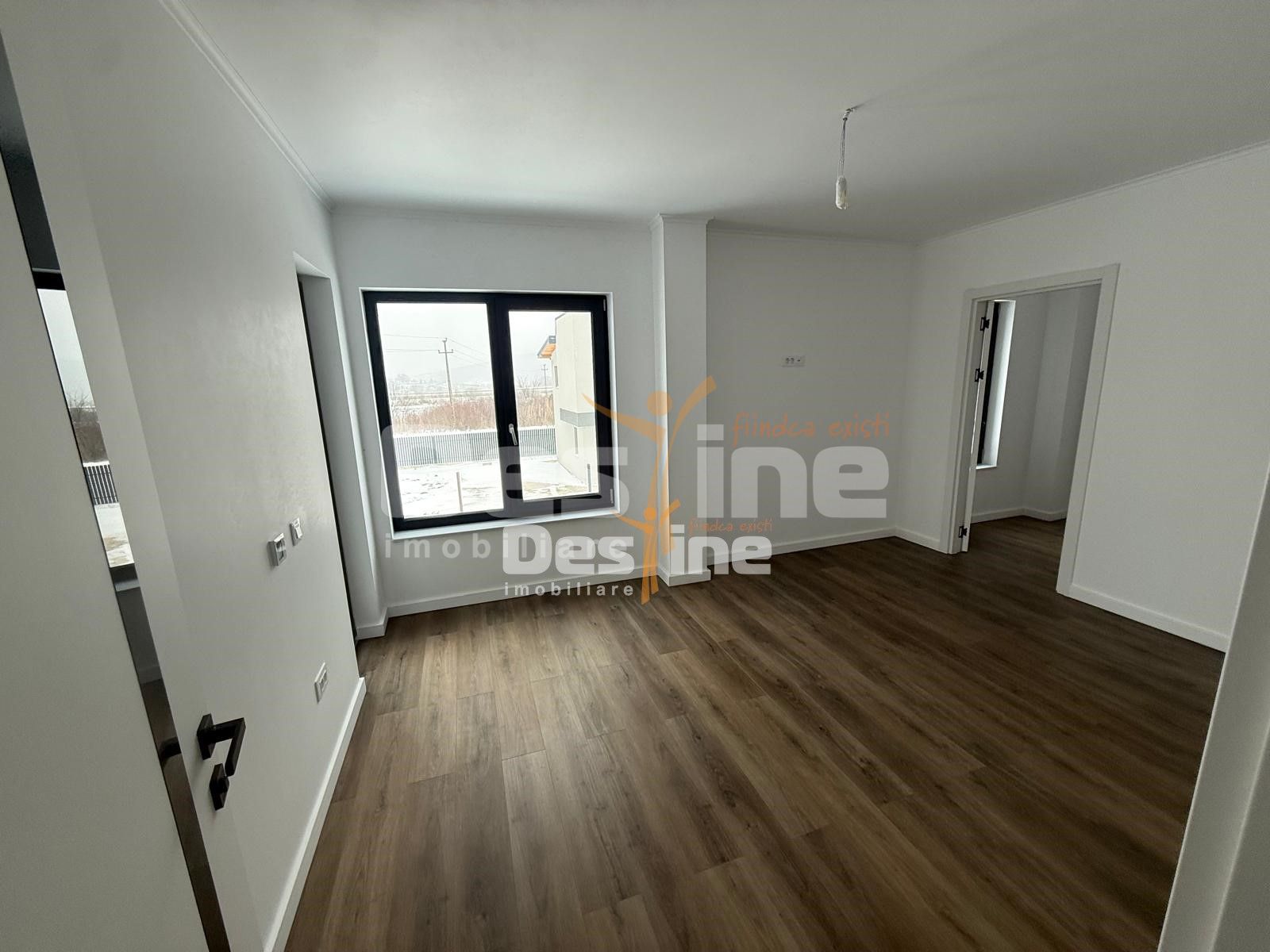 Casa cu etaj, 4 camere 170.000 euro, Comision 0% — fotografia 9