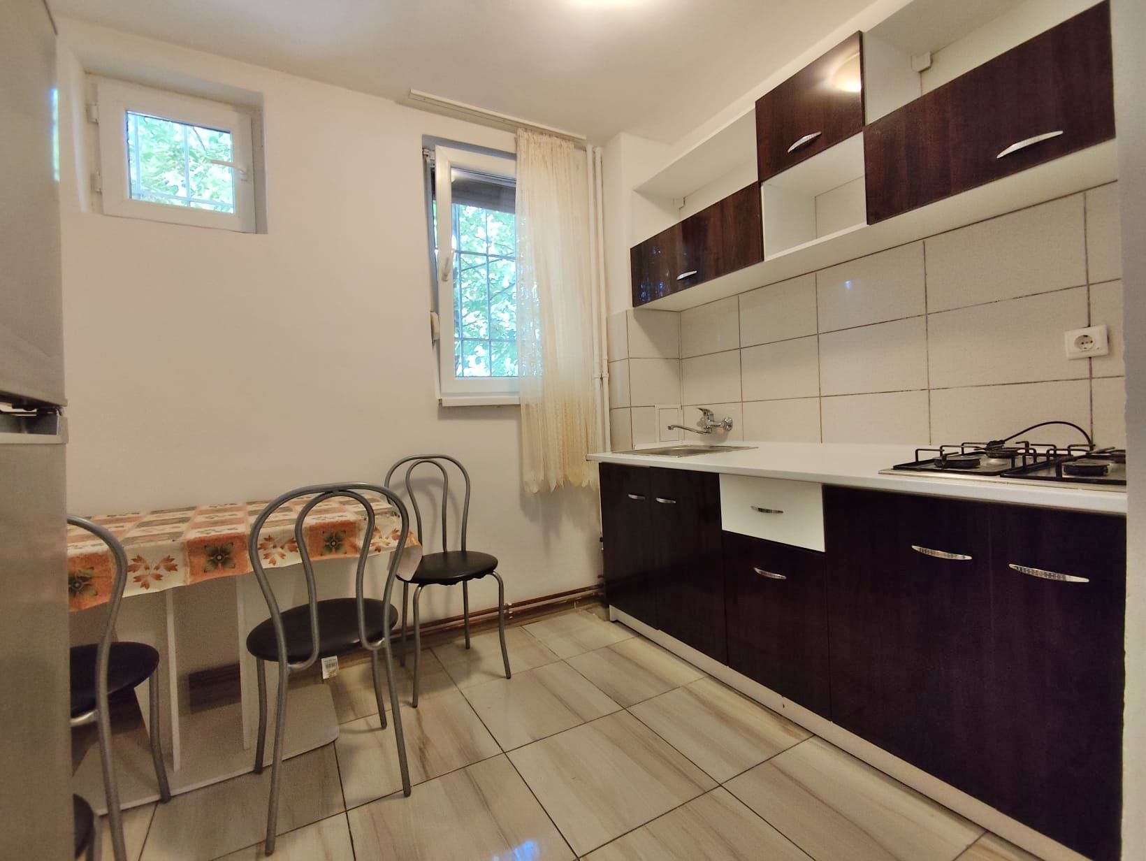 Apartament 2 Camere, decomandat, Cartier Rogerius, Str.Iza – Oradea — fotografia 6