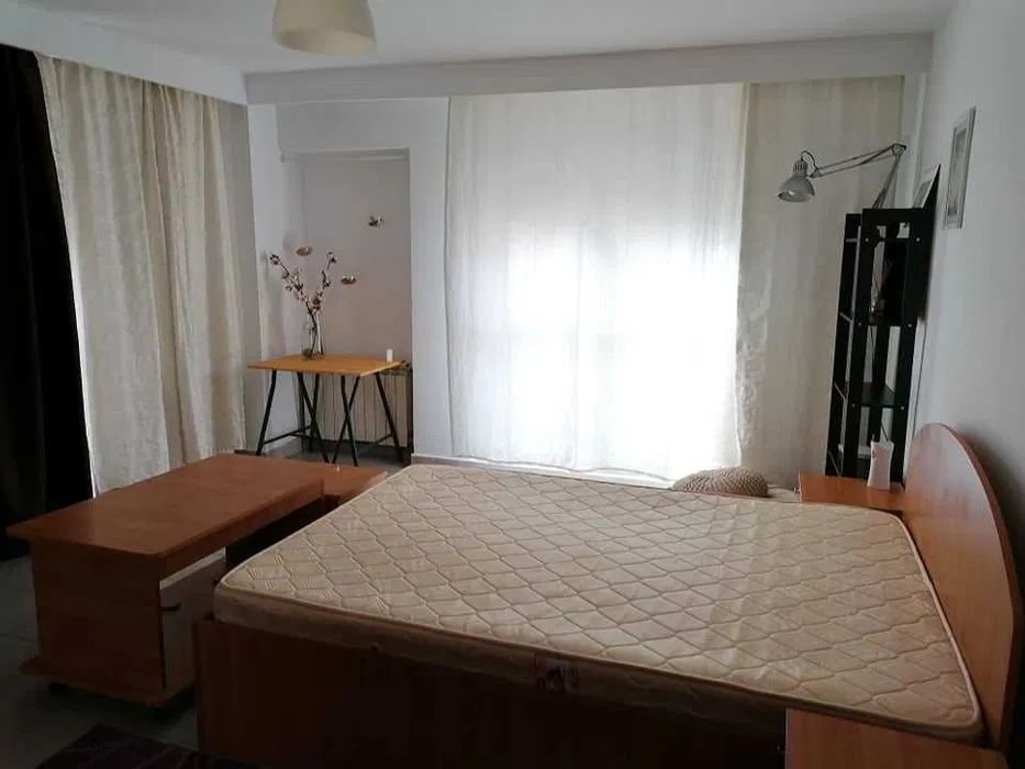 Piata Unirii, Bd. Corneliu Coposu, Piata Sf. Vineri, garsoniera — fotografia 3