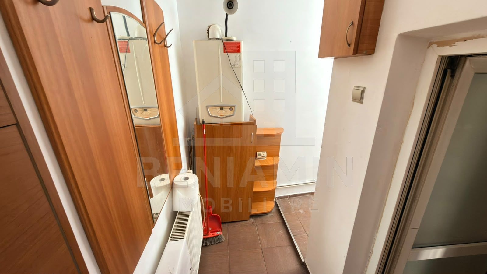 Casa P+1 - toate utilitatiile - centrala - renovata 2010 - Rovine — fotografia 6