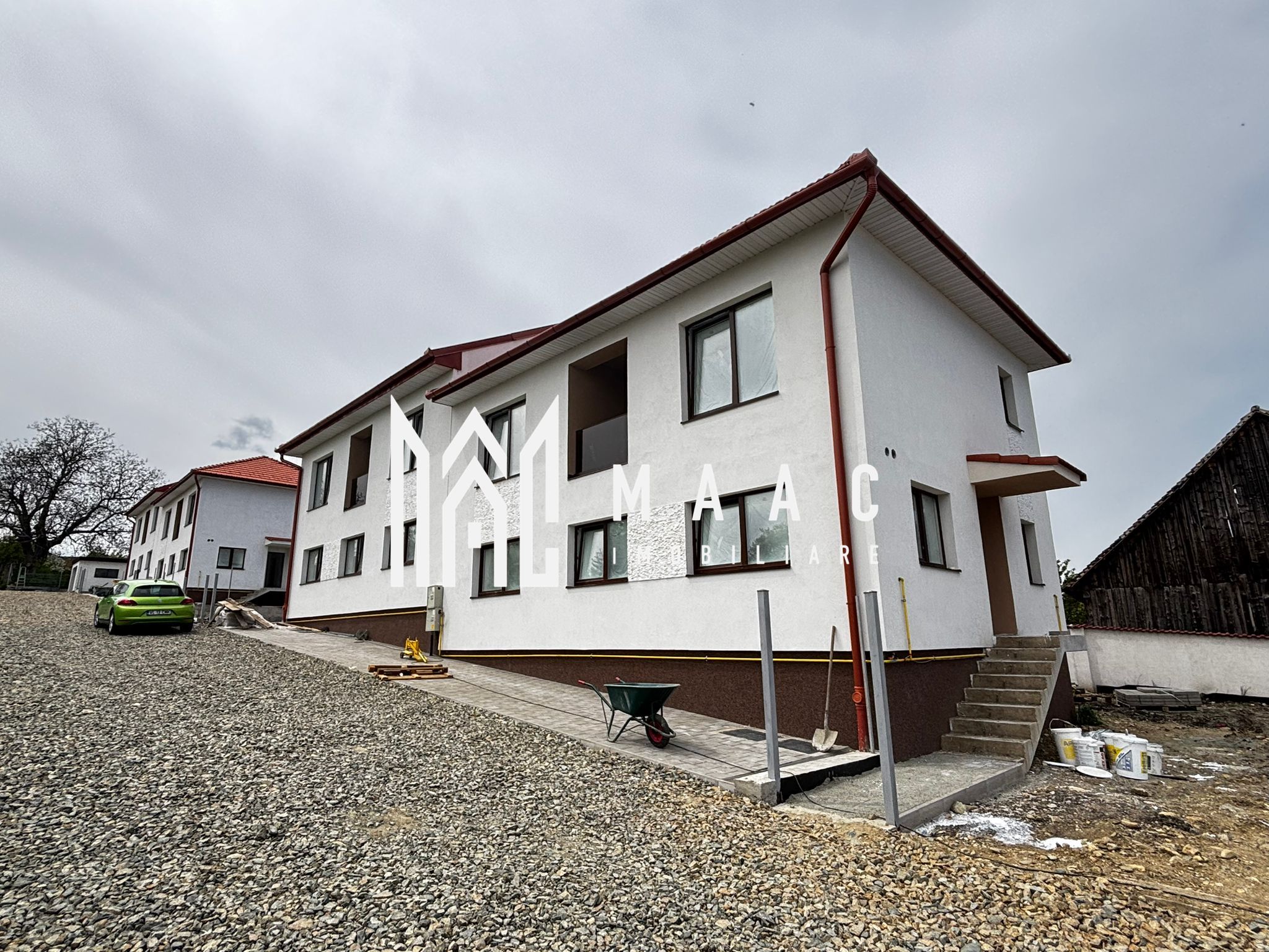 Casă Tip Duplex | 4 Camere | 2 Balcoane | Terasă | Șura Mică — fotografia 3