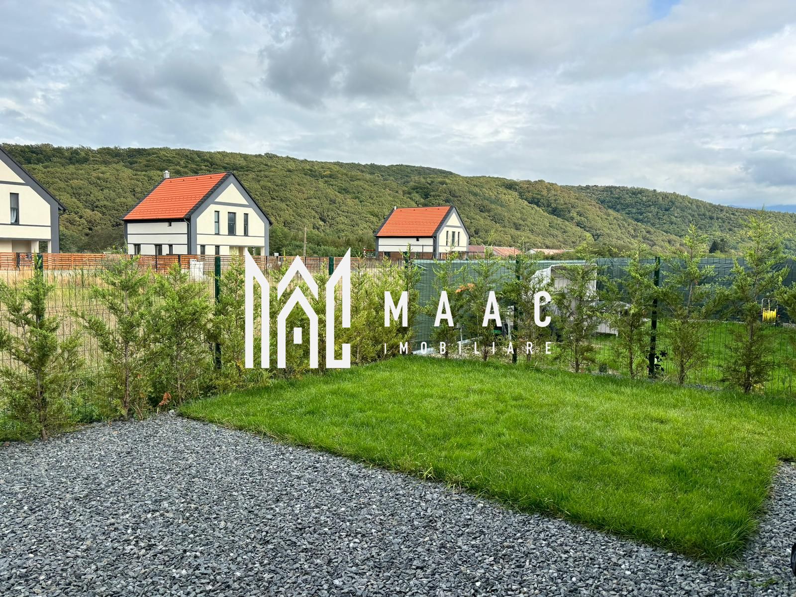 Casă tip duplex | Teren 235 mp | Curte liberă 150 mp | Tălmaciu
