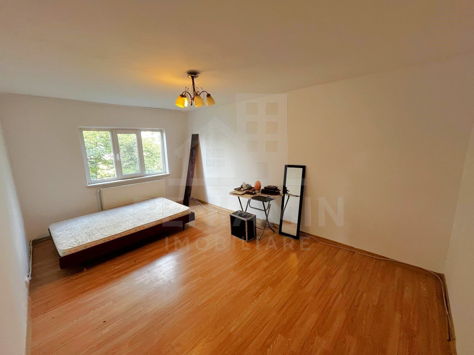 2Camere-Decomandat-50mp-Centrala Termica-AC-Zona Excelenta-Gara-Liber