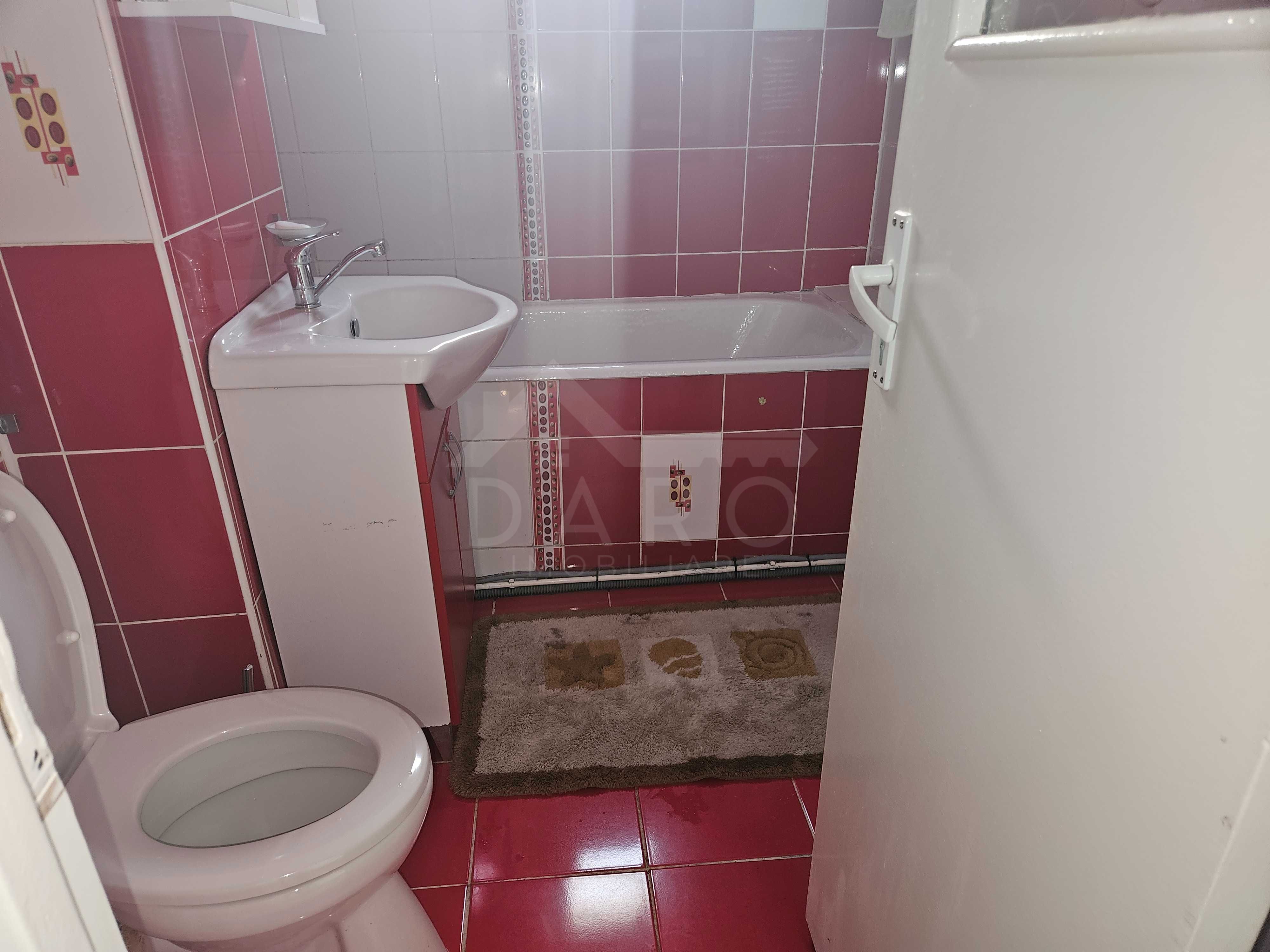 Imobiliare inchiriere apartament 3 camere — fotografia 3