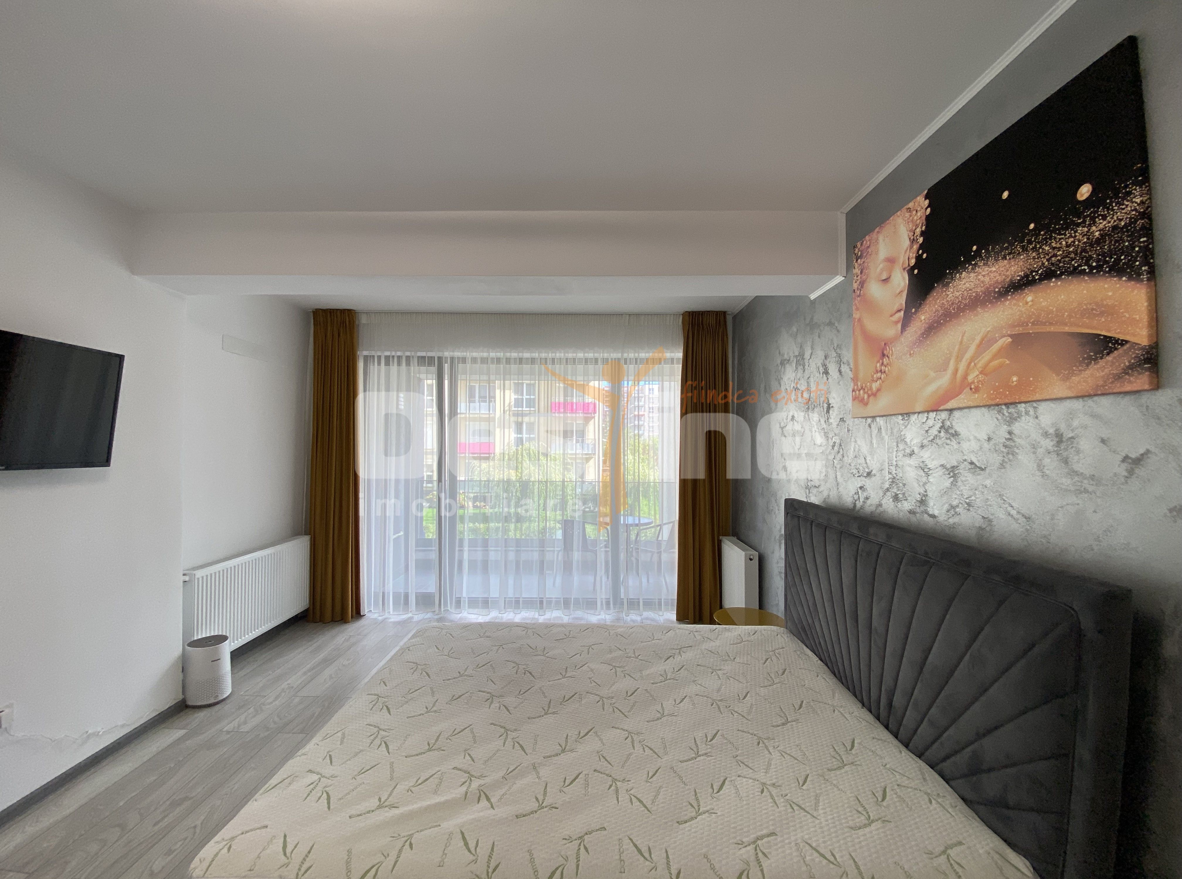 Garsoniera lux cu balcon si loc de parcare inclus,  cu bariera, Coresi — fotografia 4