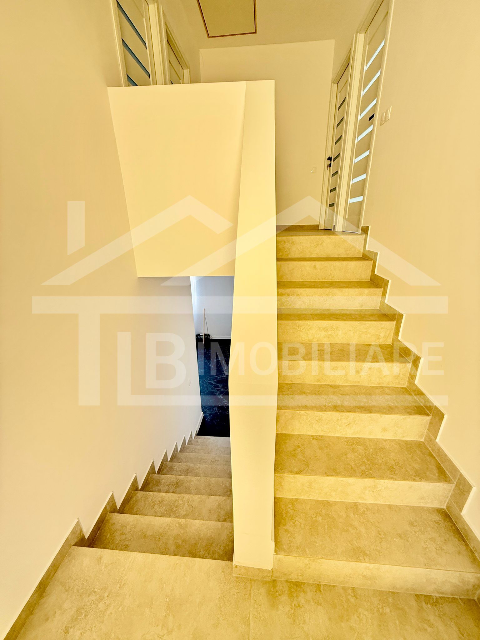Casa individuala, 4 camere, 190mp, Zona Sâncraiu de Mureș — fotografia 11