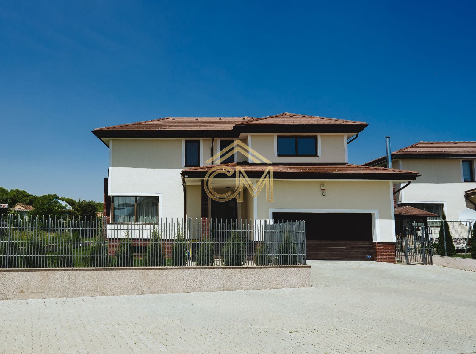 Casa 8 Camere- 3 Bai-316 MPU- Teren 581MP-Selimbar