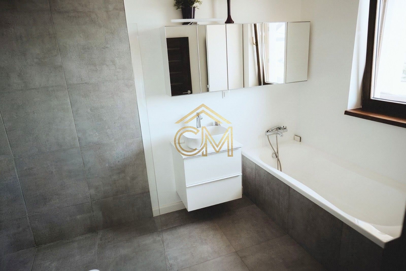 Casa 8 Camere- 3 Bai-316 MPU- Teren 581MP-Selimbar — fotografia 9