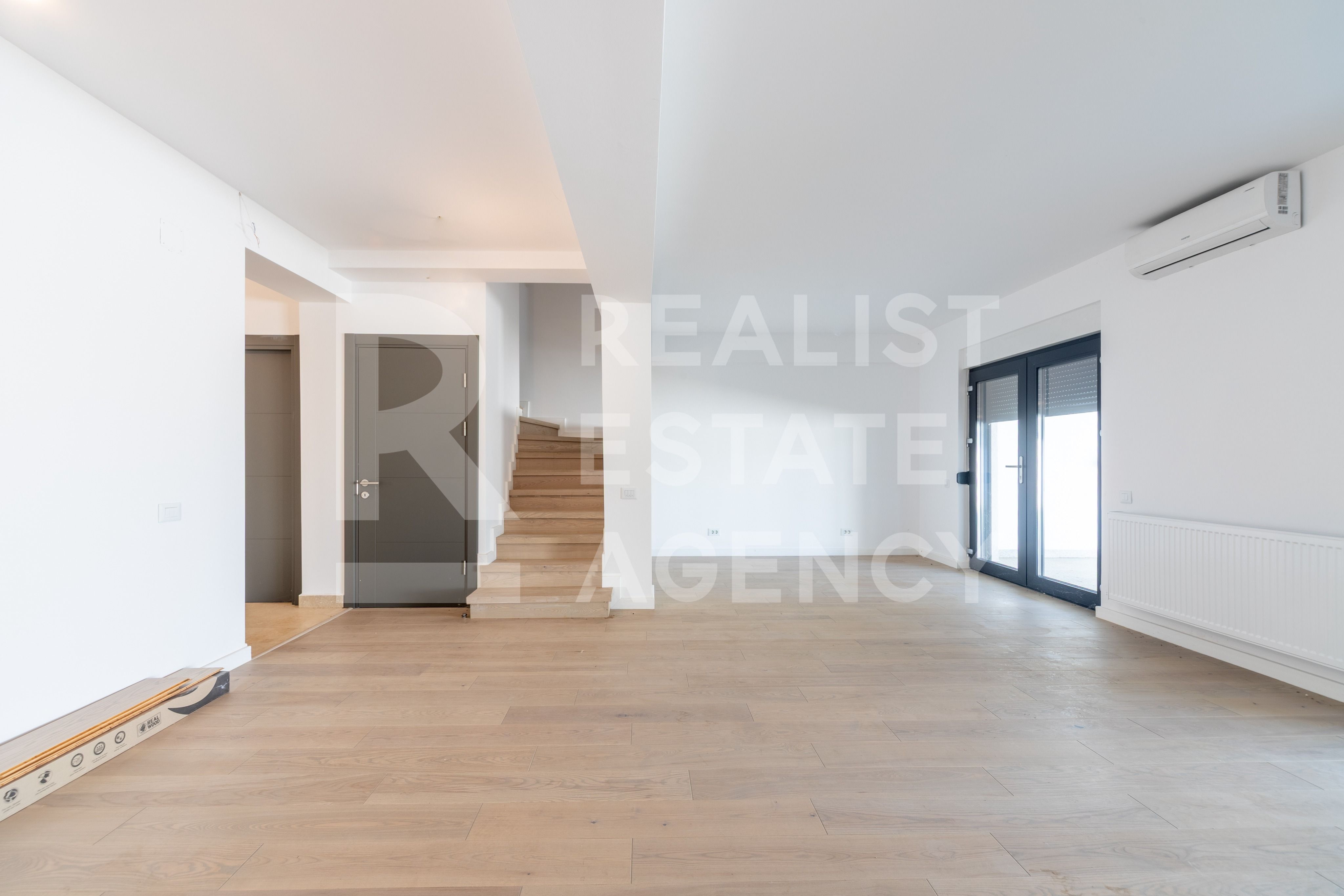 Casă NOUĂ în Voluntari P+1+M 115 mp + mansardă 60 mp, Curte 58 mp — fotografia 6