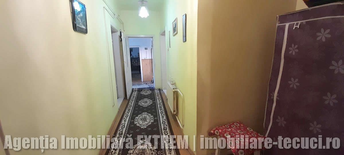 Casă de cărămidă, cu 4 camere, 417mp teren, lăngă Gara de Sud, Tecuci — fotografia 10