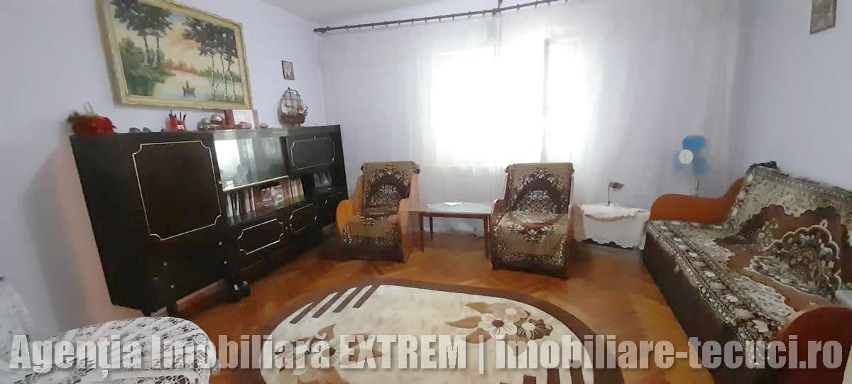 Casă de cărămidă, cu 4 camere, 417mp teren, lăngă Gara de Sud, Tecuci — fotografia 7
